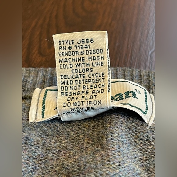 LL Bean Vintage 100% Wool Sweater Mens XL Gray Speckled V-Neck Made In Scotland - Picture 4 of 14